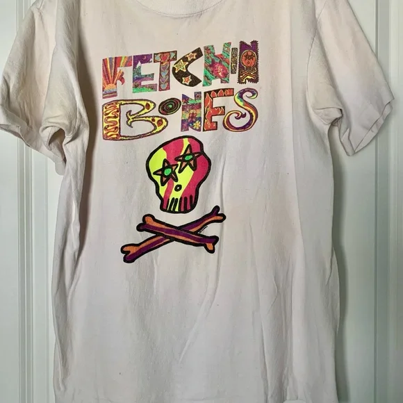 Vintage “Fetchin Bones” concert tee 🎶😮 - Picture 1 of 4